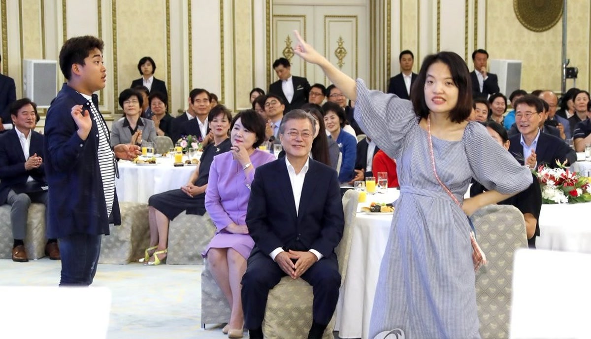 노브랜드버거, 바쁜 점심에 복지관 손님 맞았다